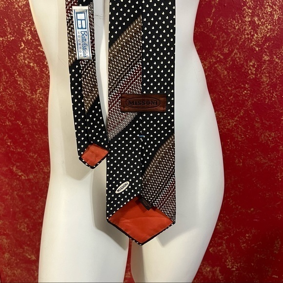 MISSONI NAVY BLUE WOOL SILK HEARTS NECKTIE - Picture 5 of 8